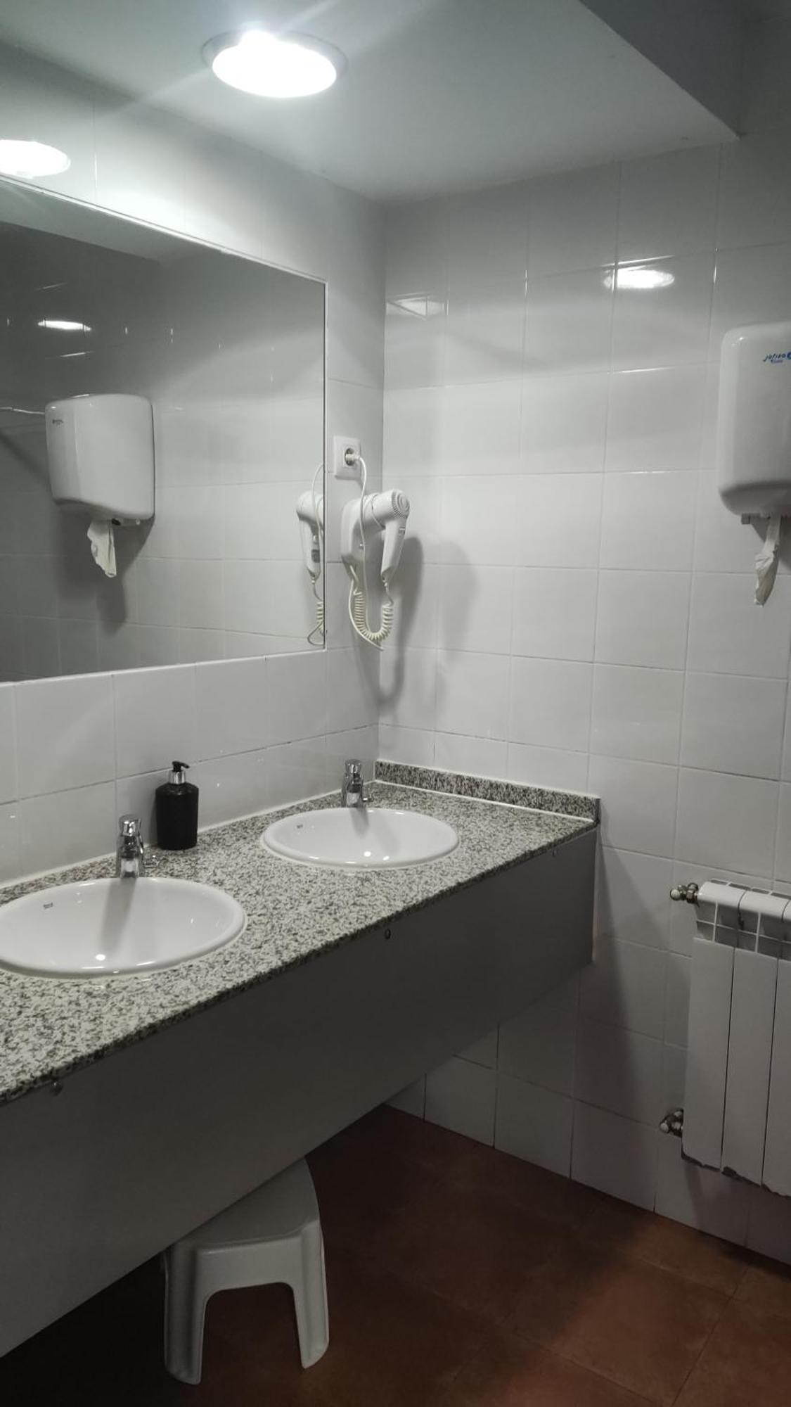 Albergue Fillobal Vilar  ภายนอก รูปภาพ